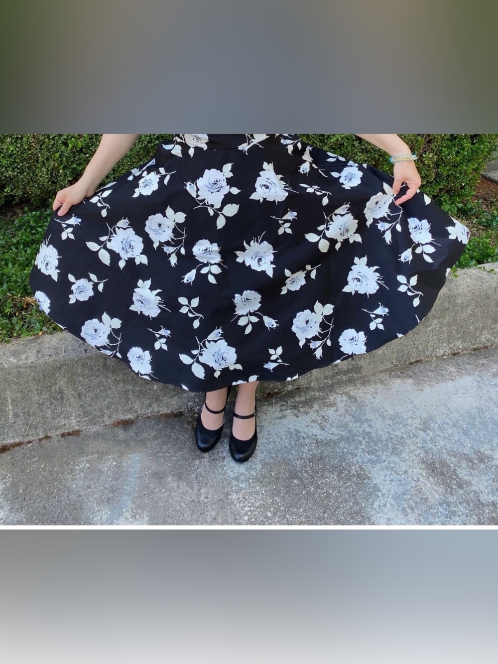 Pinup Couture PUG Swing Skirt In Black And White Floral Size XS NWT